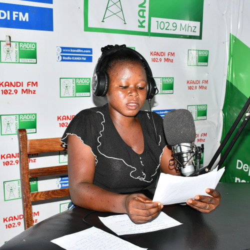 stagiaire à la radio à Kandi